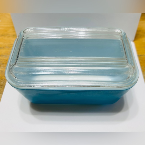 Pyrex Other - Pyrex bowl, refrigerator, with clear glass ribbed lid.
Vintage.